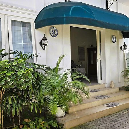 Surokarsan 9 House Yogyakarta Hotel Kültér fotó