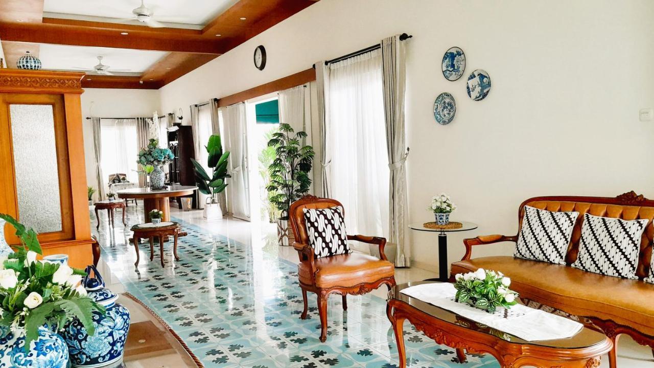 Surokarsan 9 House Yogyakarta Hotel Kültér fotó