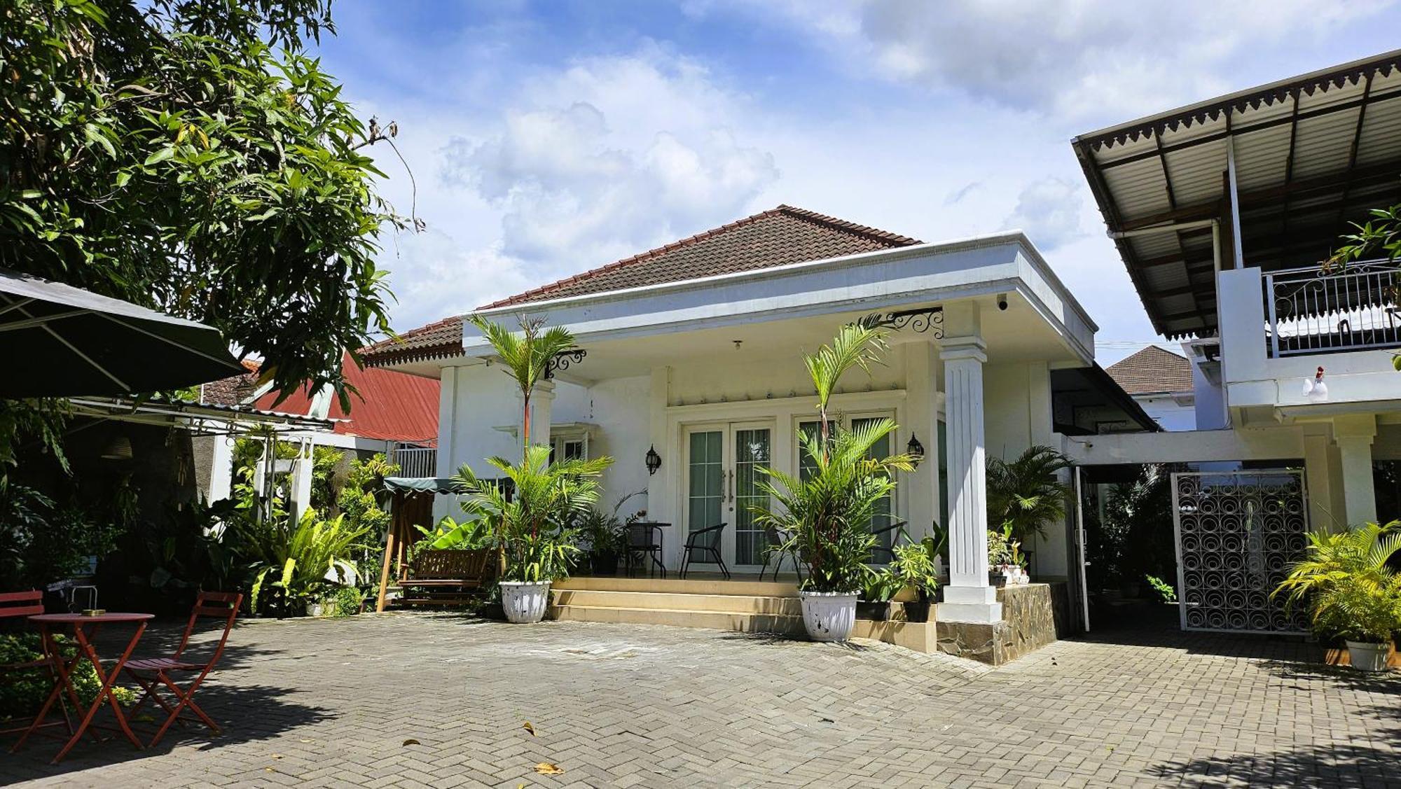 Surokarsan 9 House Yogyakarta Hotel Kültér fotó