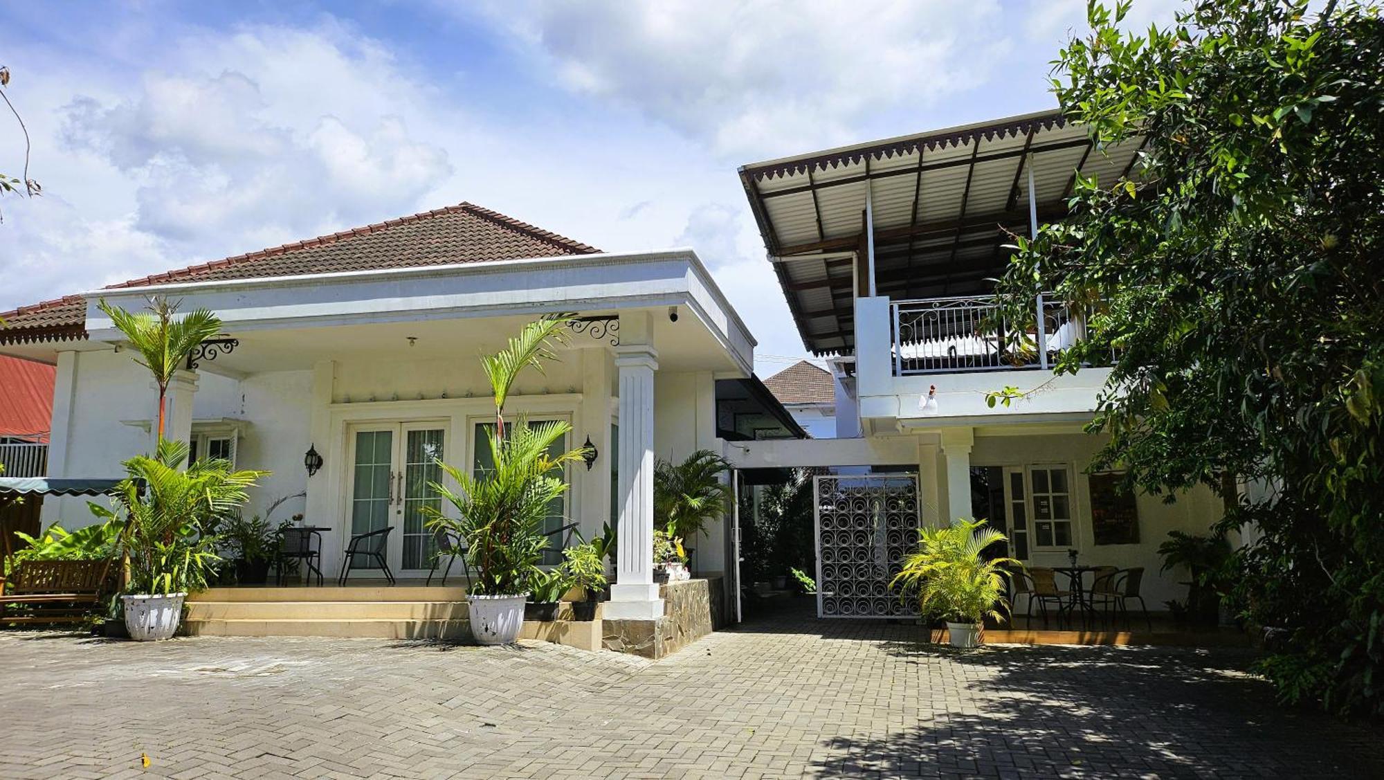 Surokarsan 9 House Yogyakarta Hotel Kültér fotó