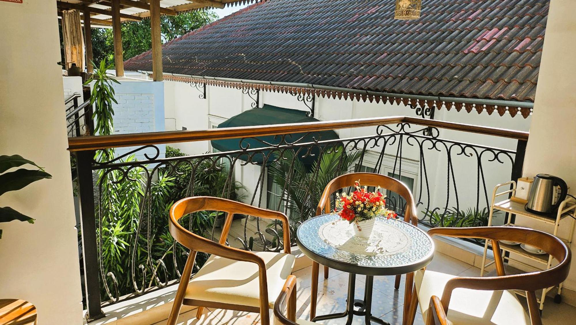 Surokarsan 9 House Yogyakarta Hotel Kültér fotó