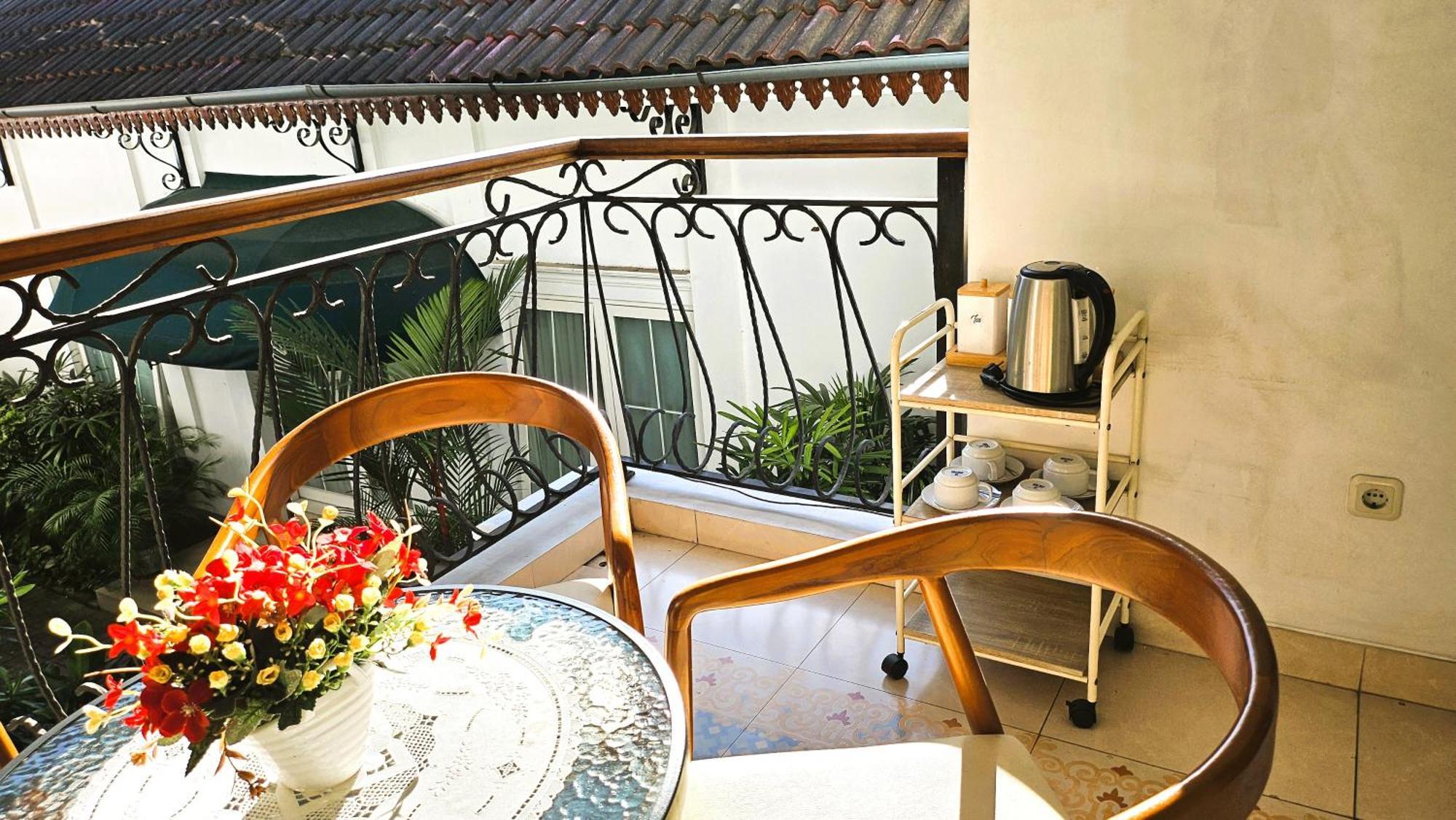 Surokarsan 9 House Yogyakarta Hotel Kültér fotó