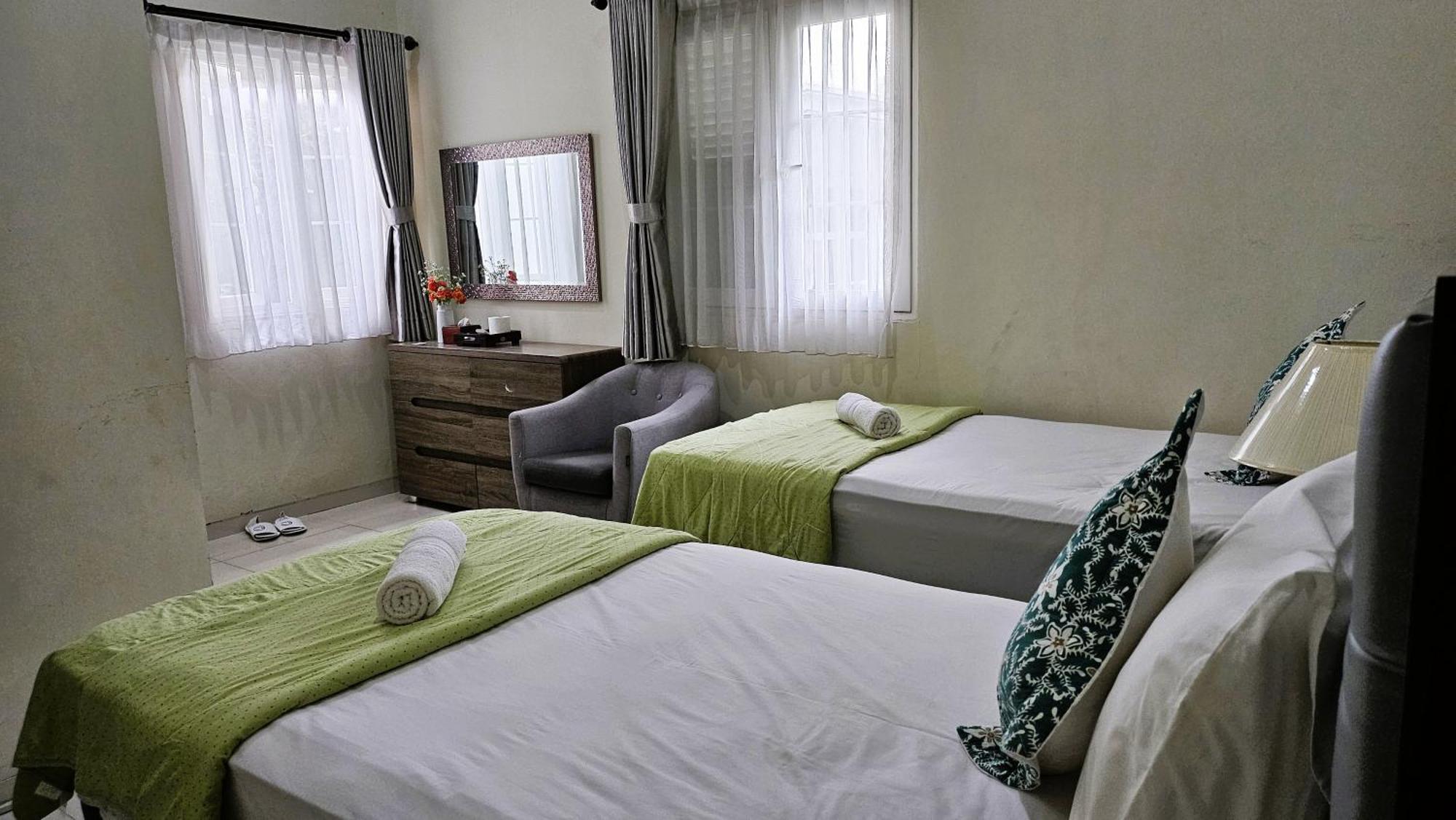 Surokarsan 9 House Yogyakarta Hotel Kültér fotó