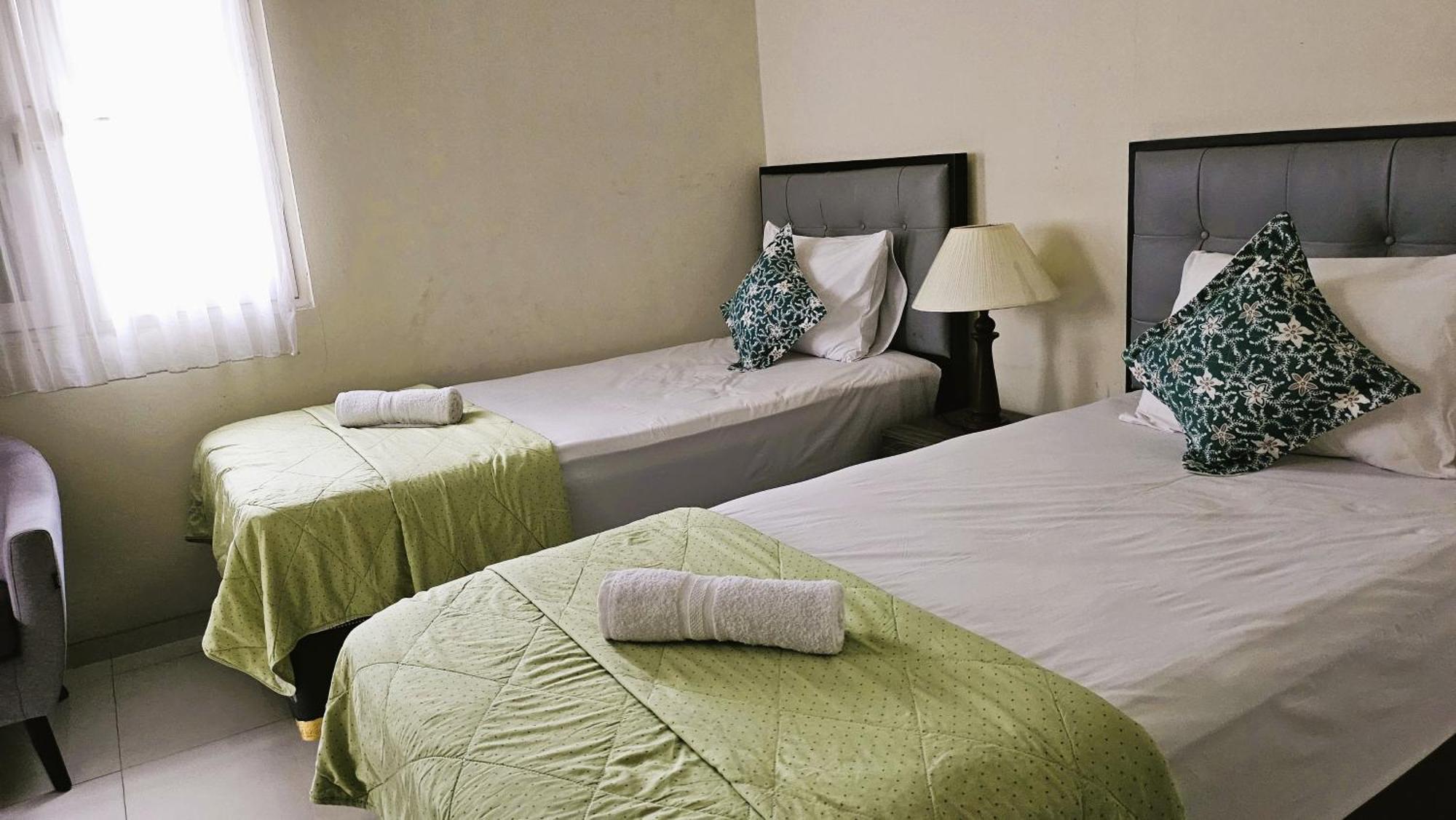 Surokarsan 9 House Yogyakarta Hotel Kültér fotó