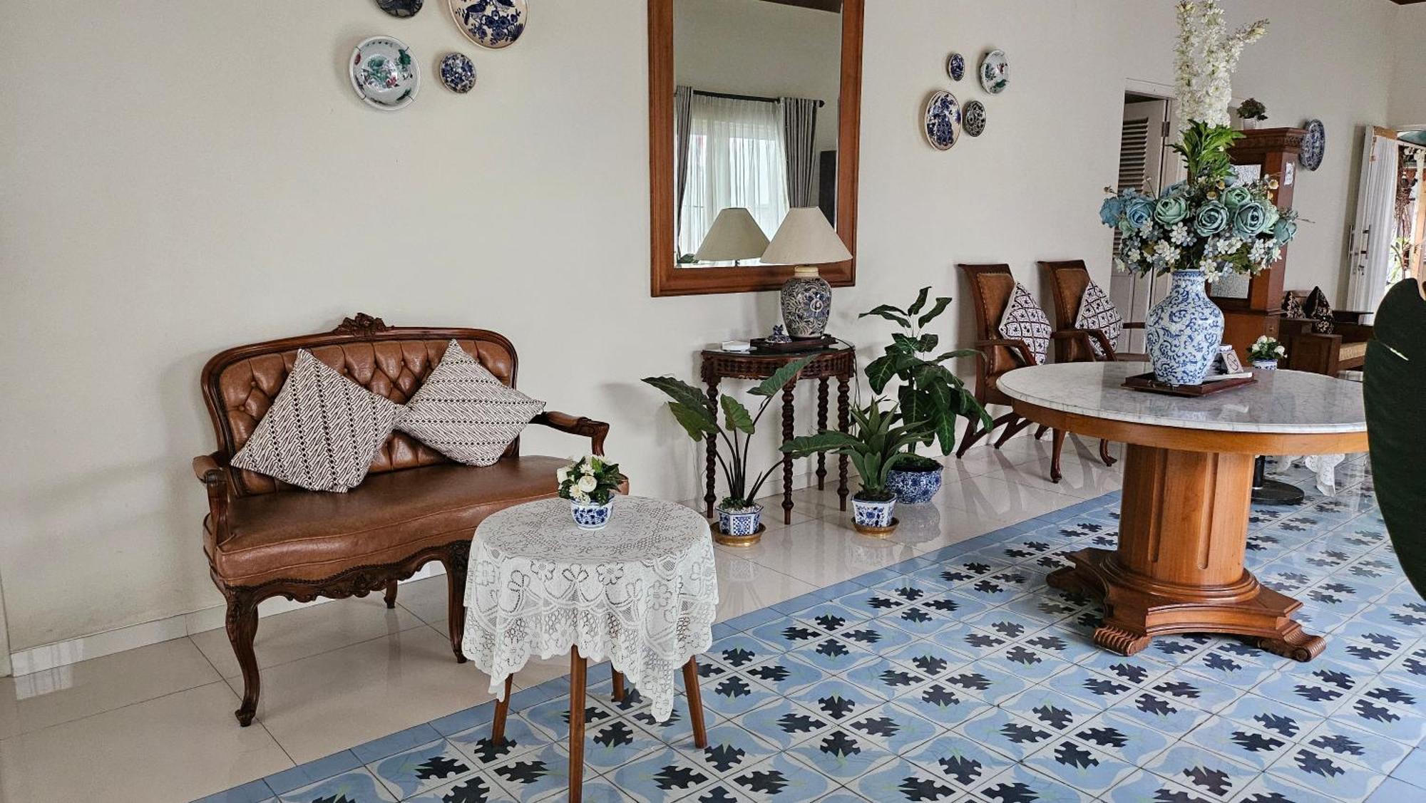 Surokarsan 9 House Yogyakarta Hotel Kültér fotó